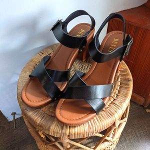 Dunes Women's Sayer Faux Wood Sandal